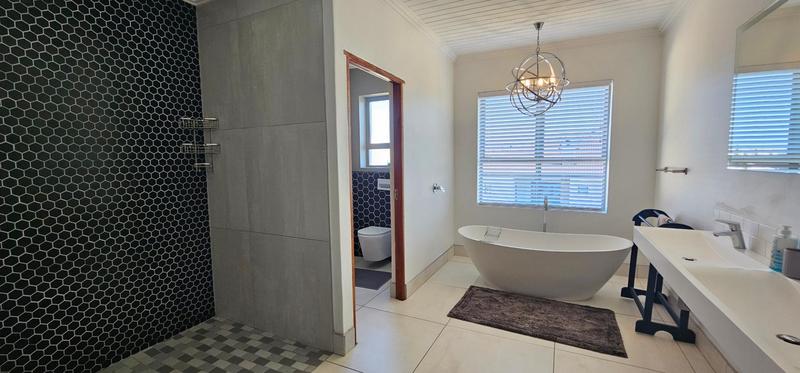 3 Bedroom Property for Sale in Calypso Beach Western Cape